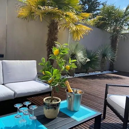 Scorfel Lodge, Matisse, & Terrasse *